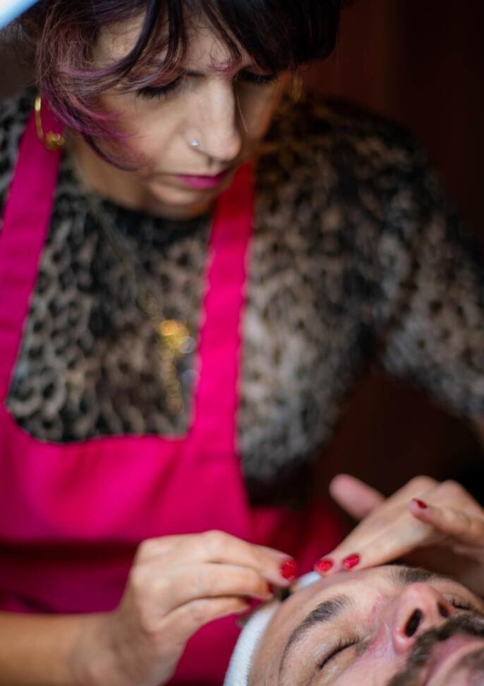 Allison threading eyebrows